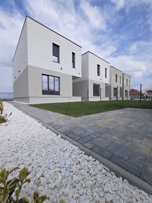 Duplex P+1E Covaci langa Timisoara separat prin camera tehnica