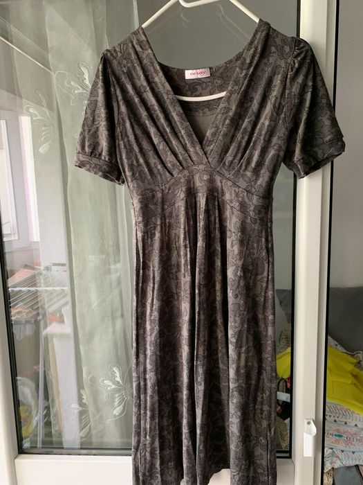 Vând rochie de zi sau ocazie .