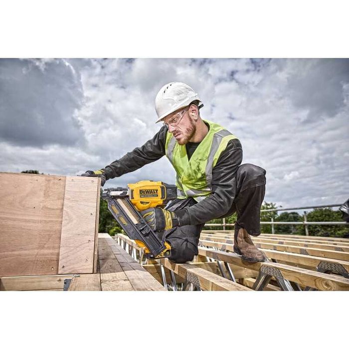 Акумулаторен такер DeWALT DCN930P2, 18V, 50-90mm