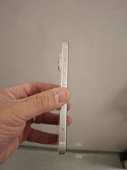 Vand iPhone 14 128 GB impecabil