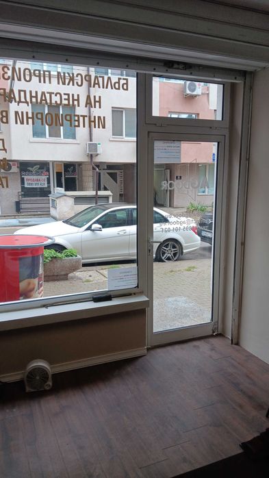 Дава се под наем Магазин в Червен бряг - 15 кв.м за 300 € - Снимка #2