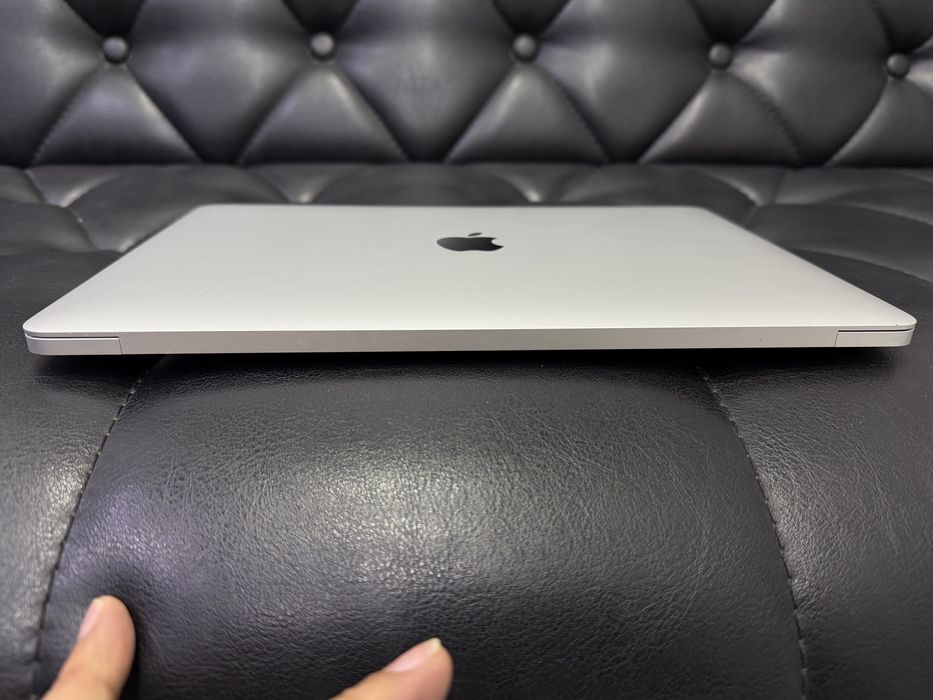 Apple MacBook Pro M1 2020 года в идеальном состояние