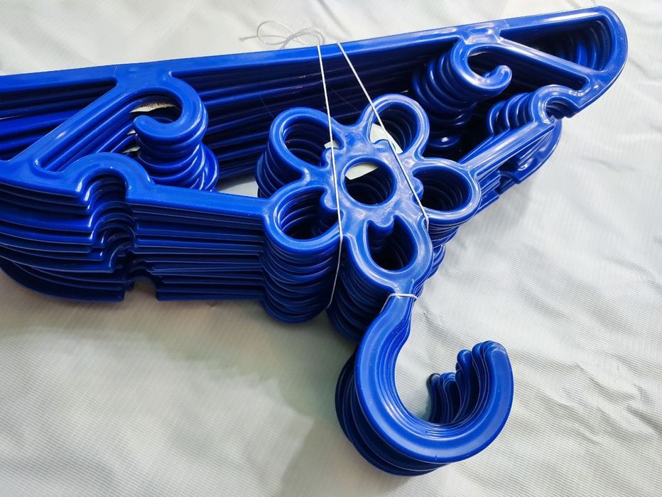 Вешалки в наличий