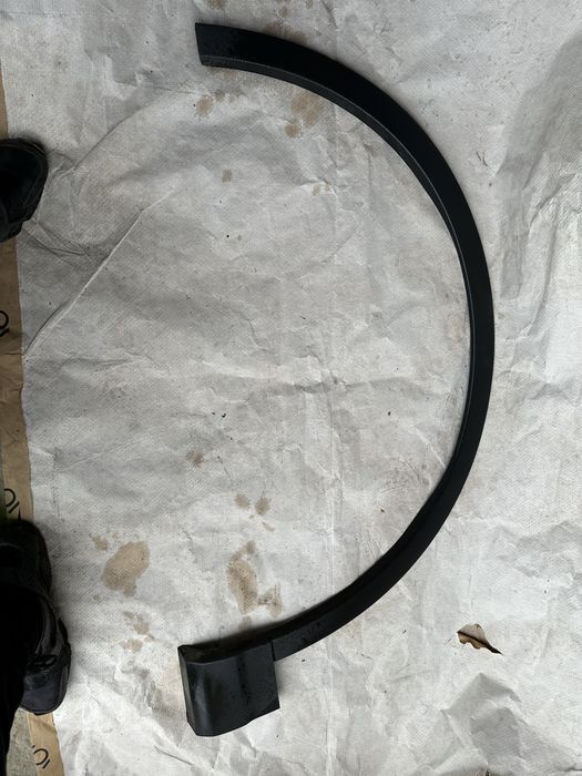 Bandou aripă stânga față audi q7.4m.cod:4m0853717.