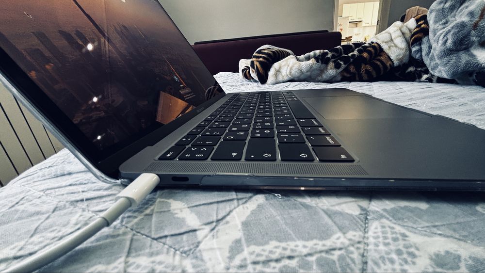 MacBook Air 13-inch б/у.