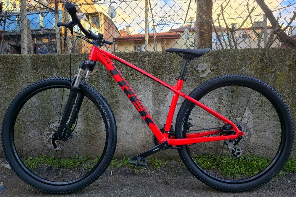 Trek Marlin 6 29 цола М размер 2х8 скорости Като нов заключване вилка