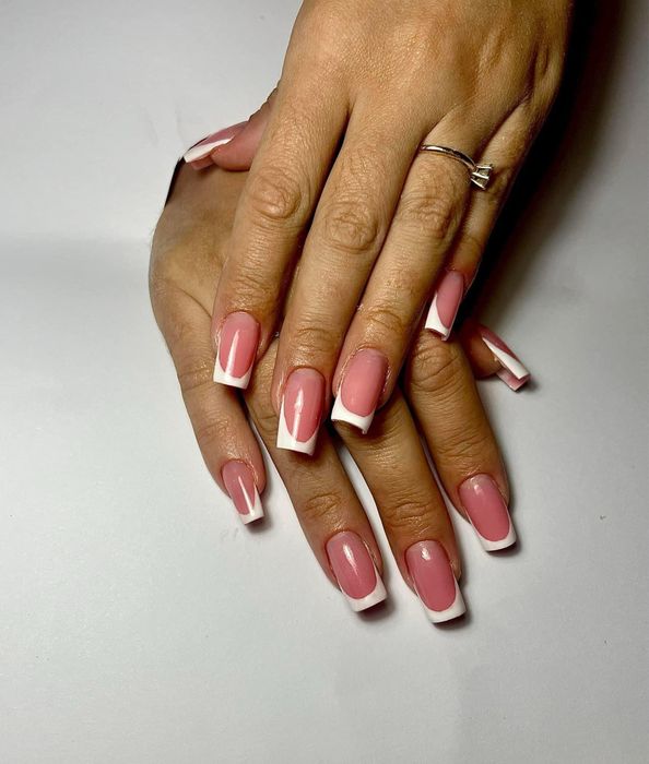 Manichiura/unghii gel/semi/pedi/pensat la locatie sau la domiciliu dv.