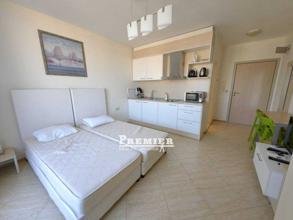 Студио с директна морска гледка