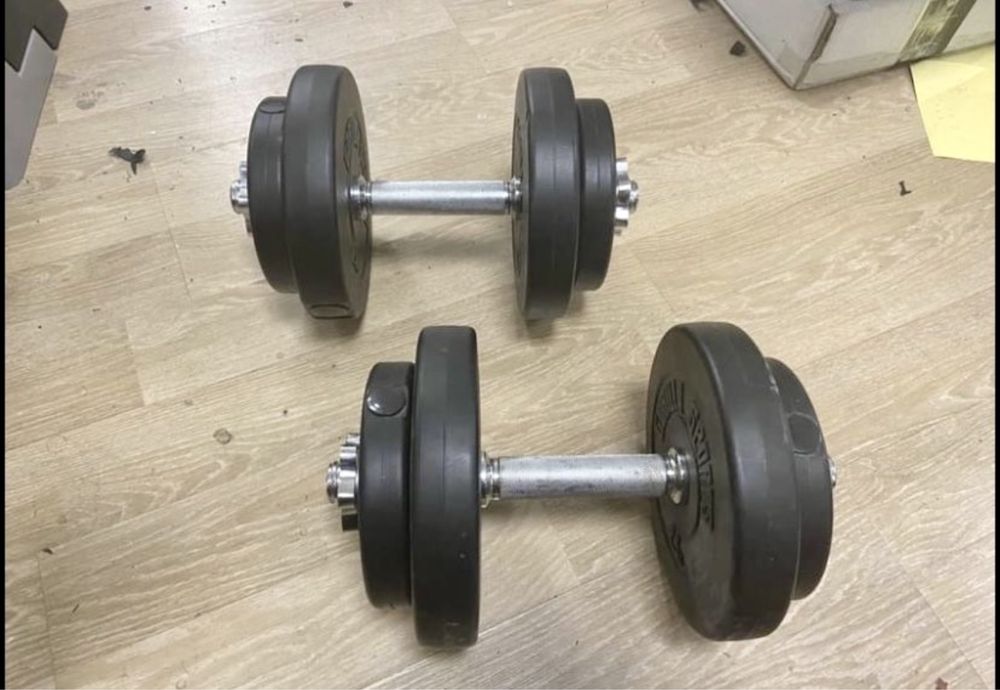 Gantere reglabile noi de 10 kg buc-10+10=20 kg Pret promo 200 ron setu