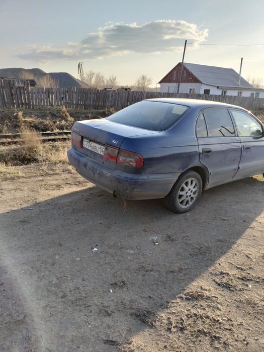 Продам Карину е 1992г