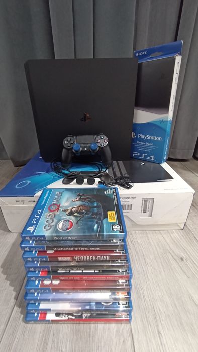 Sony PS4 Pro 1 Tb + 9 дисков с играми