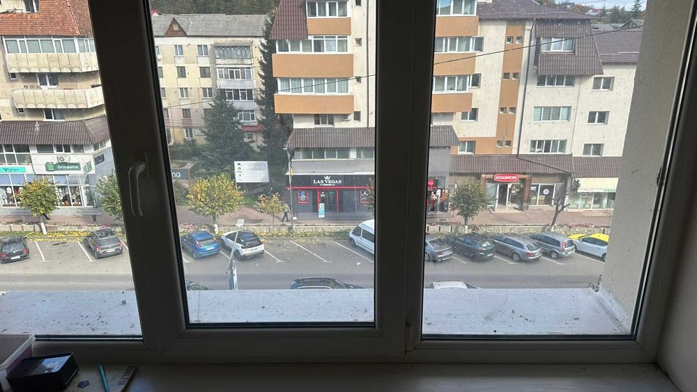 Vând apartament 4 camere-