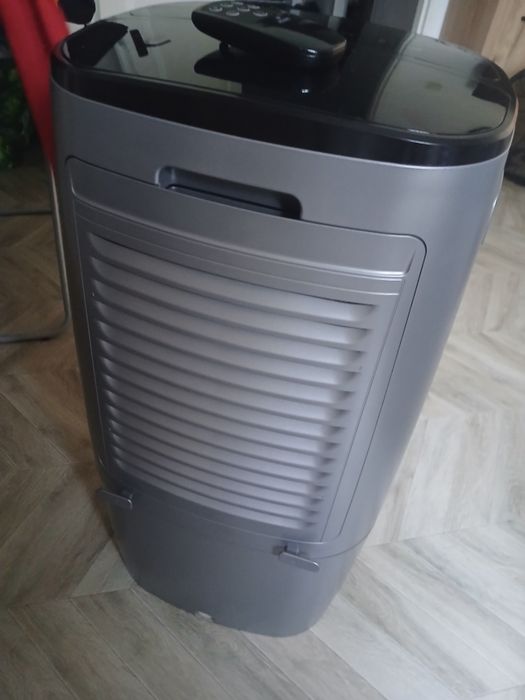 Vand racitor de camera