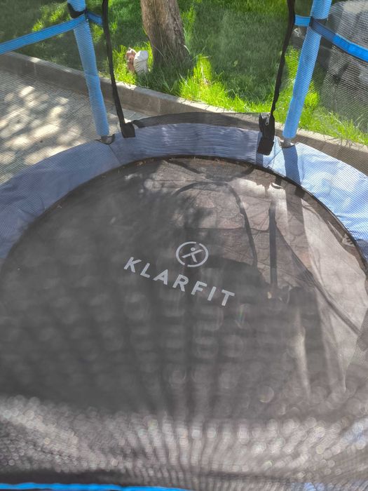 Продавам запазен детски батут