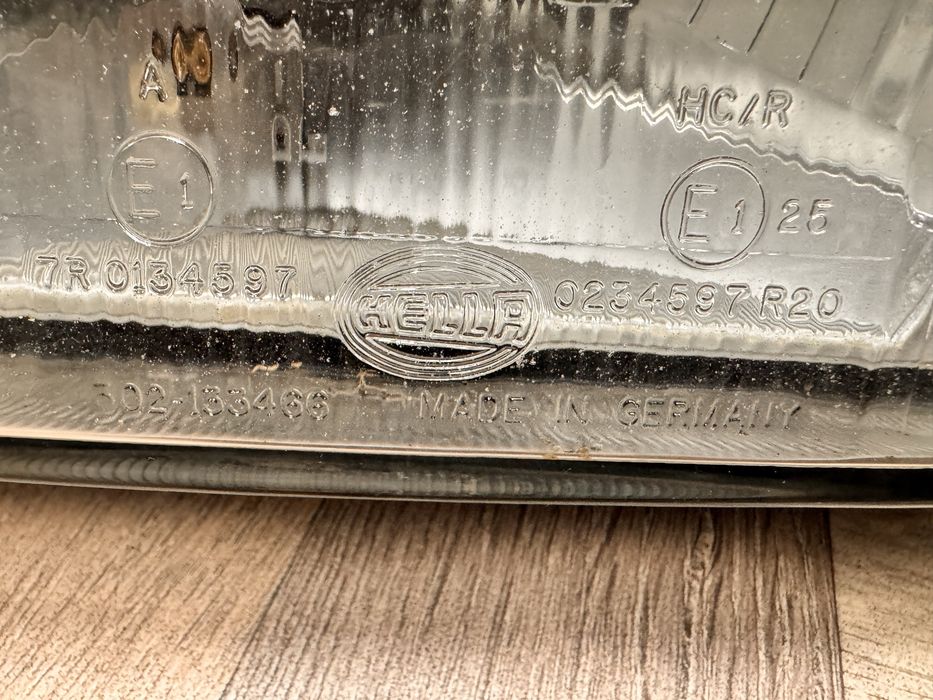 Оригинальные Фары HELLA Passat B3