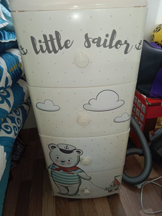 Продается Пластиковый детский комод