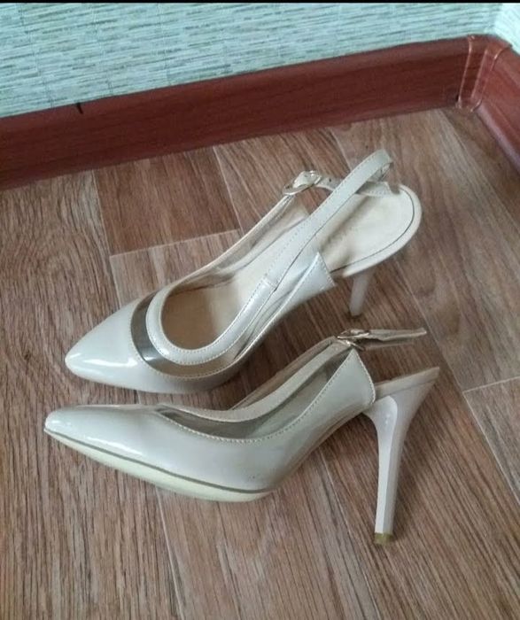 Продается женская обувь