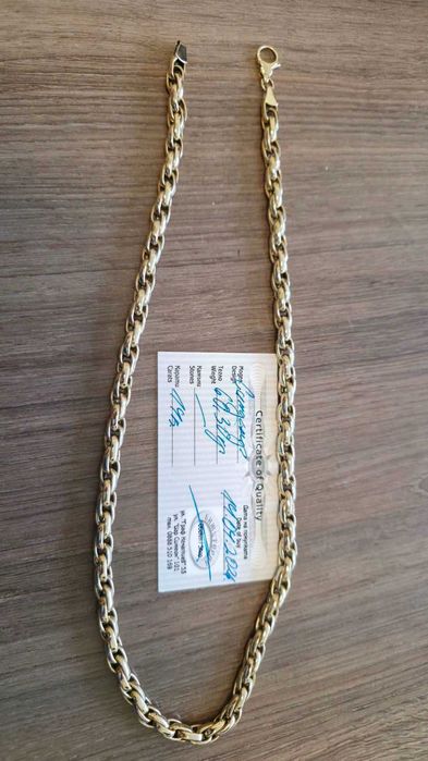 Продавам златен ланец