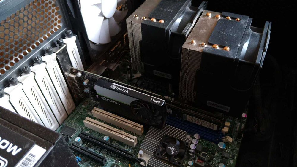 Работна станция с 2 процесора Xeon и графична карта Nvidia T1000