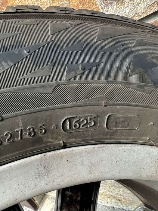 Гуми  NOKIAN 235/65/17 Джанти 5*130