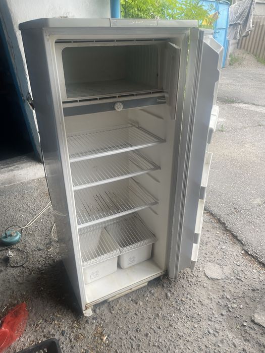 Продам холодильник
