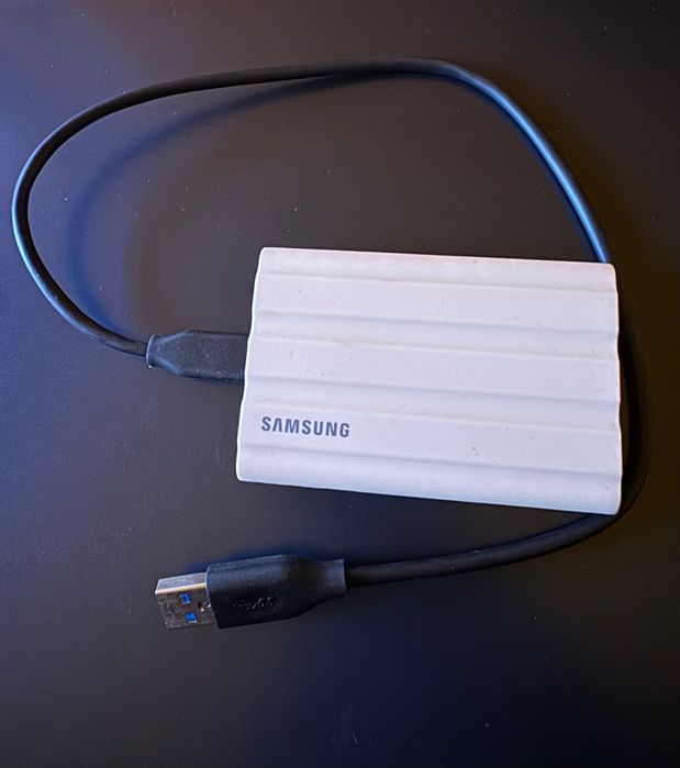 1TB SSD Samsung T7 Shield външна памет