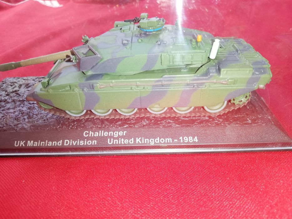 Метални макети на танкове