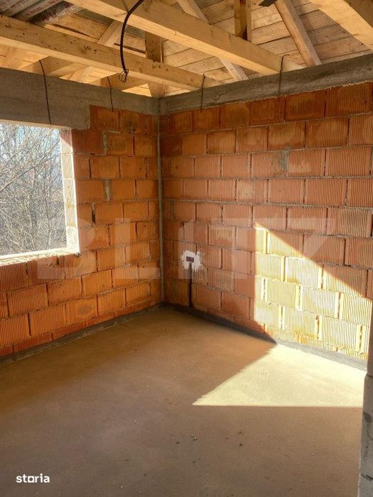 Case 3 camere, 115mp, zona Tisauti