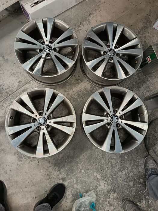 Vând jante aliaj VW SKODA AUDI,  model Chicago R18 5x112 8J Et 44