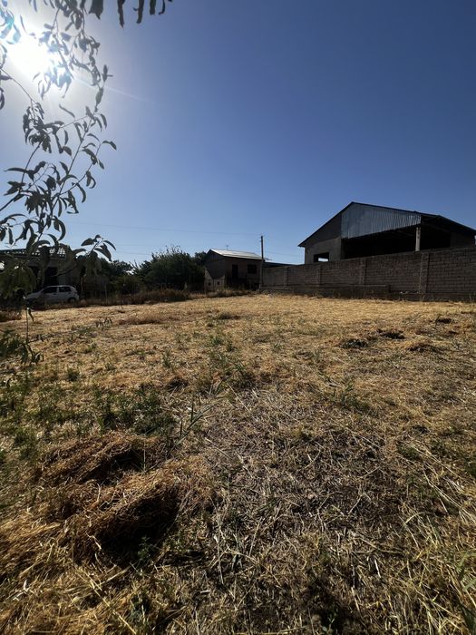 Yer sotiladi 6 sotix srocniy arzon narxda !!