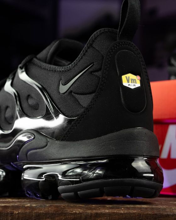 Nike VaporMax Plus "Triple Black"