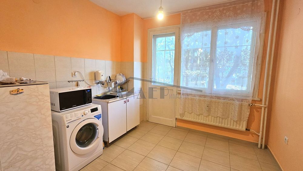 Продава се Тристаен апартамент в Пловдив, Кършияка - 88 кв.м за 1898 €/кв.м - Снимка #3