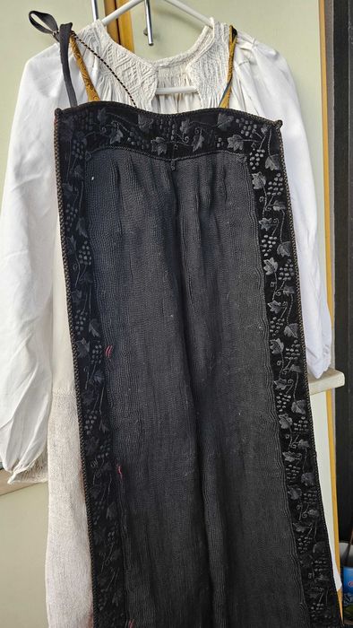 Costum sasesc cusut cufir matase