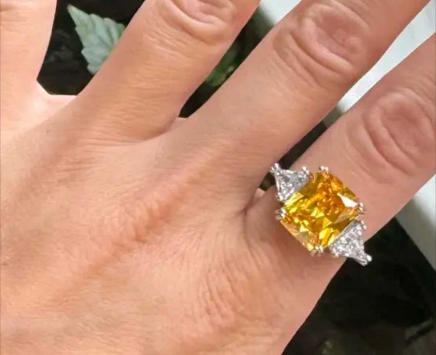 Комплект под ювелирку .Шикарное кольцо и серьги