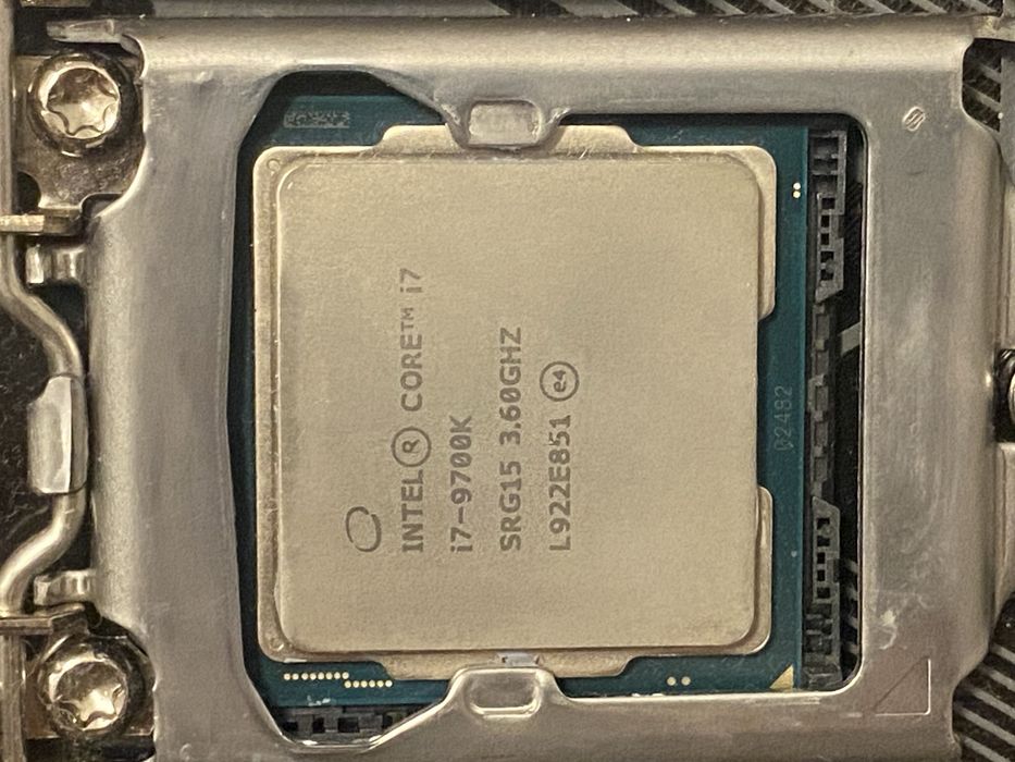 i7 9700k - Componente Laptop-PC la preț mic | OLX.ro