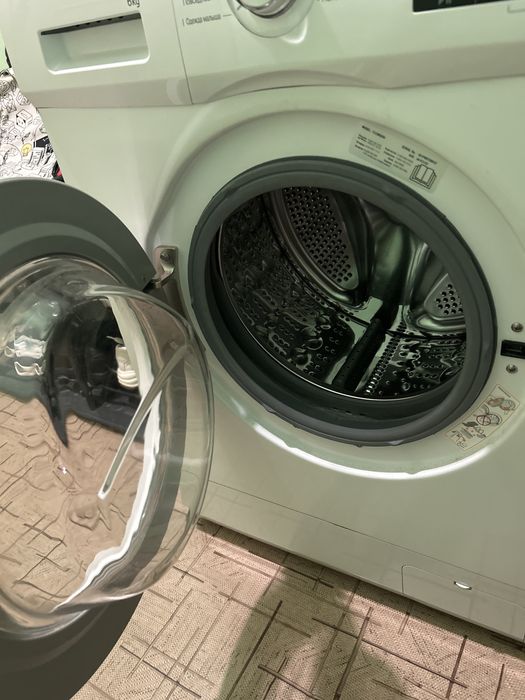 Продаю стиральную машину