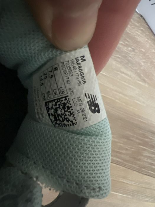 Продам кроссвоки детские нью бэланс