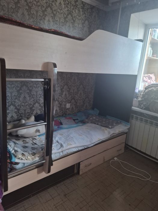 Срочно продаю двухяросную кровать