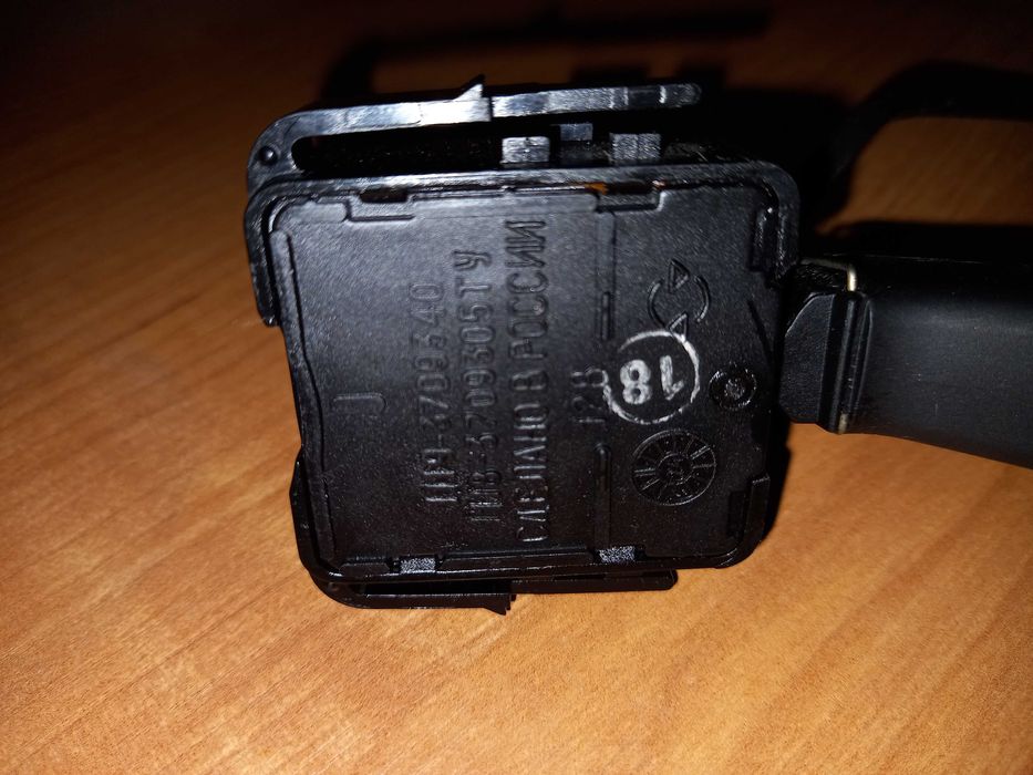 Продаю подрулевой переключатель ВАЗ