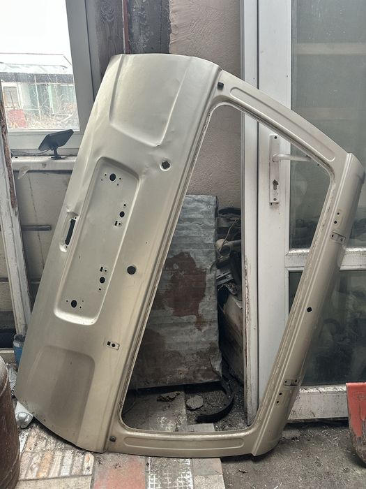 Продам крышку багажника