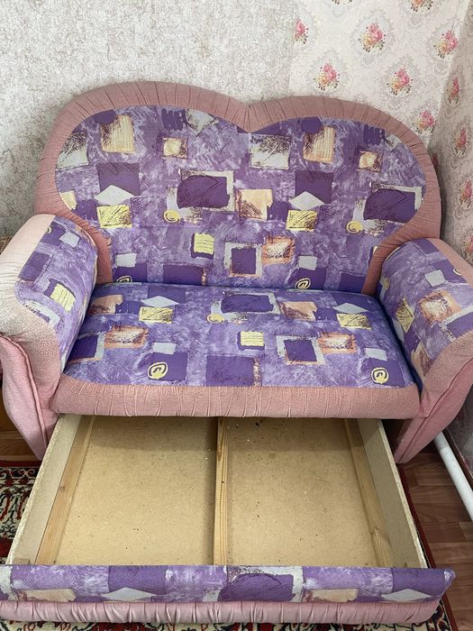 Продам маленький диван