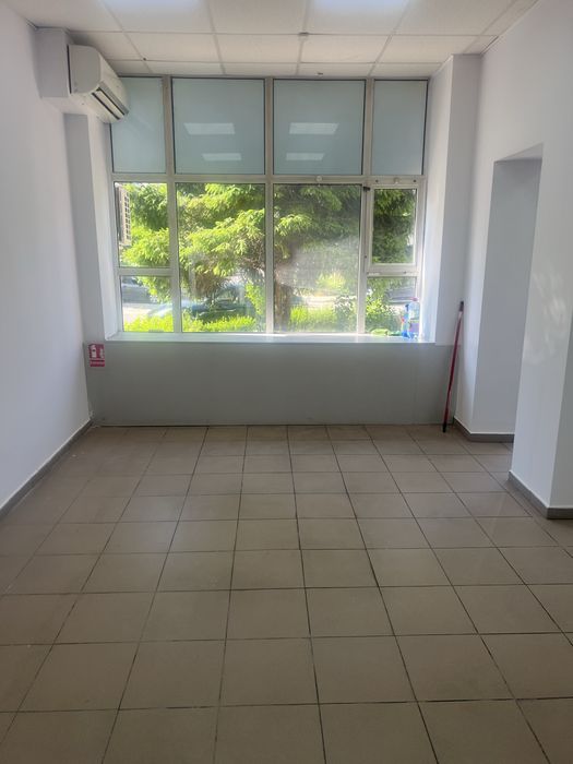 Spatiu comercial