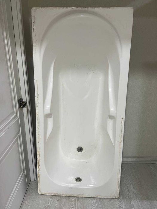 Продается ванная и стекло на нее