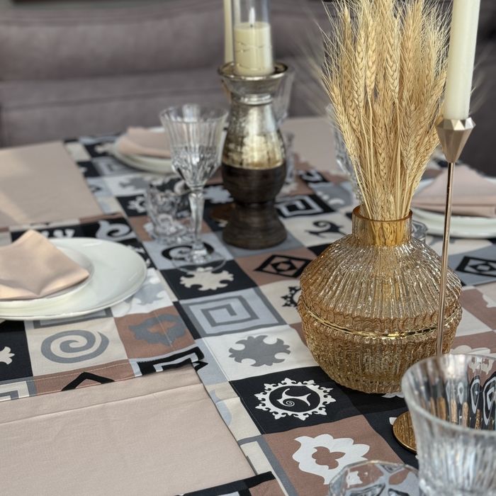 Скатерти и раннеры в подарочной упаковке!