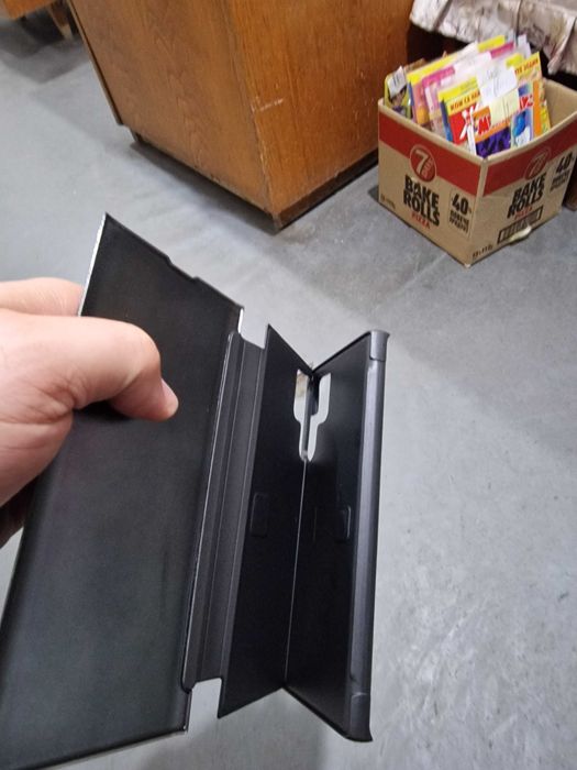 Продавам калъф за телефон