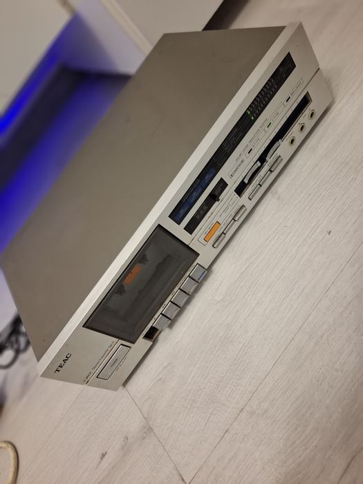 Deck casetofon Teac model V-360C model în Japan