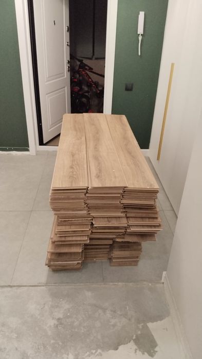 Продам Ламинат в отличном состоянии