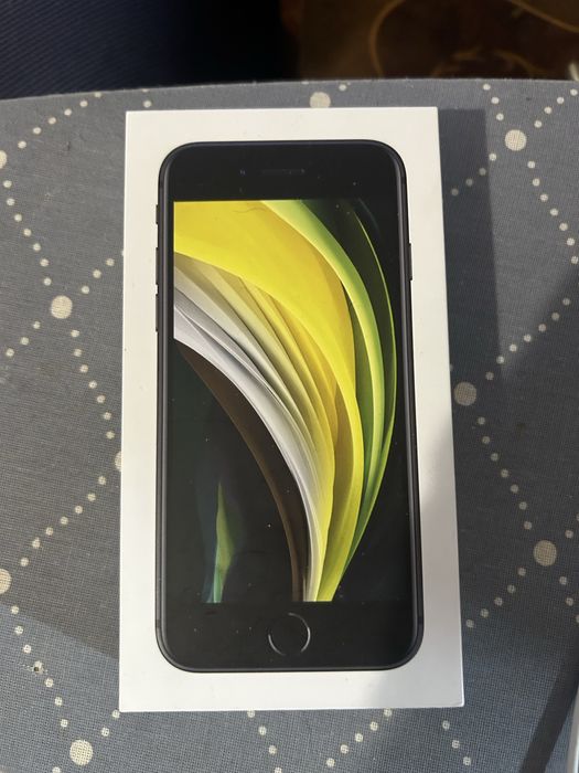 Продам iphone SE 2020 64 gb
