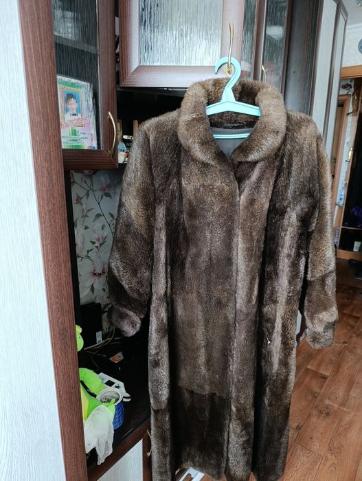 Продаются шубы все по 100