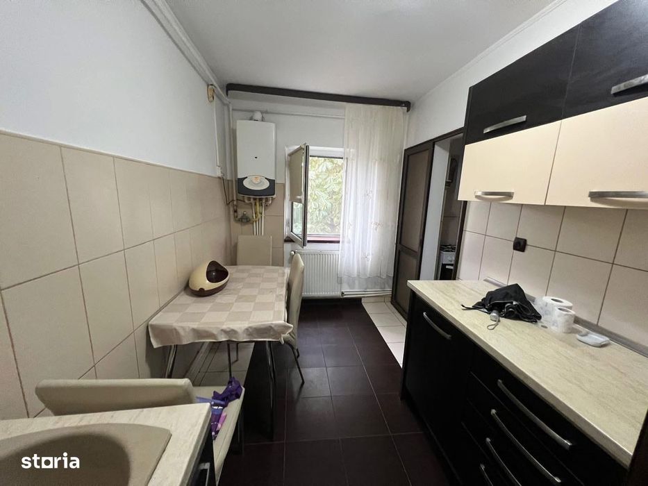 Apartament 2 camere etaj 2/4 -50 mp Zona Piata Moldovei